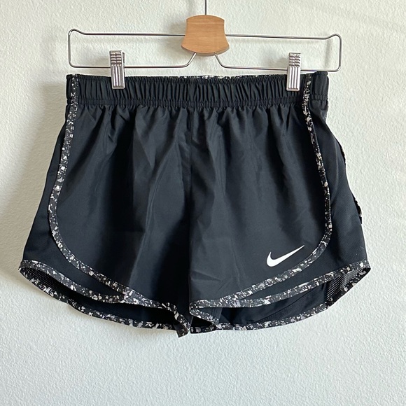 Nike Pants - NWT Nike Black White Women’s Dri-FIT Elastic Waist Athletic Shorts Size S